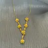 Loja Dourada Mesmo Estilo Colar Flor de Camélia da Montanha de Areia Conjunto Pingente de Flor para Mulheres Corrente Pulseira Versátil Presente Dia da Deusa Novo Tendência