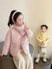 Abrigo de invierno acolchado de algodón para niñas 2026 nuevo estilo chaqueta de algodón acolchada engrosada de moda para otoño e invierno para bebés niñas