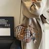 Bolso acolchado retro de diseño exclusivo para mujer, nuevo modelo 2026, bolso cruzado de alta gama para el día a día, bolso tipo cubo versátil y moderno