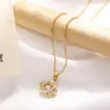 Collar Inalterable Color Acero Titanio Lujo Ligero Diseño de Nicho Gama Alta Versátil Cadena para Clavícula Adornos de Corazón y Mariposa para Mujer Venta al por Mayor