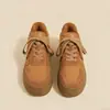 Zapatillas blancas de suela gruesa 601 para mujer, nuevo modelo otoño 2025, zapatillas deportivas de tendencia de caña baja que aumentan la altura, zapatillas casuales en stock