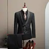 Outono 2026 Novo Estilo Chinês Tendência Nacional Conjunto de Terno Ocidental Luxo Leve Retro Bordado Requintado Roupa Formal Terno Conjunto de Três Peças Masculino