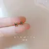 Brincos de Letra Korean Ins com Gotejamento de Óleo 2026 Novos Brincos da Moda para Mulheres com um Toque de Luxo, Acessórios de Orelha Simples e Doces