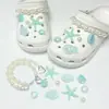Encantos lindos de dibujos animados para zapatos con varios agujeros, decoraciones versátiles de resina para zapatos, mariposa, burbuja, flor, animales, charms decorativos al por mayor