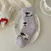 Calcetines para dormir para mujer, con diseños de animales de dibujos animados estilo japonés, de longitud media hasta la pantorrilla, engrosados para abrigar en otoño e invierno, y hechos de suave y esponjoso forro polar coral.