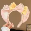 Linda Diadema de Peluche para Mujer, Nuevo Estilo de Dibujos Animados 2026, Adorable Pinza de Pelo Diadema, Accesorio para Fotos de Viaje, Versátil