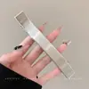 Pinza para el Cabello Retorcida con Flor de Perlas y Pedrería Mariposa para Mujer, Nuevo Estilo 2026 Pinza de Garra para Recogido, Pasador Recto