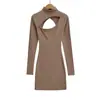 Ropa de Mujer al por Mayor Transfronteriza Nuevo Estilo de Chica Popular Europea y Americana Espalda Descubierta Cuello Semi-Alto Corte Ajustado Hueco Vestido de Felpa Cepillada