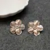 Brincos Elegantes em Formato de Flor Pétala Estilo Francês para Mulheres, Design de Nicho da Moda com Senso de Design e uma Vibe de Luxo Leve
