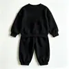 Conjunto Infantil 2026 Outono Novo Estilo Coreano Fashionável Versão Branca Moletom e Calça de Moletom Customizáveis Elástico Doce Conjunto de Duas Peças