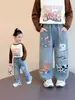 Ropa de Otoño para Niñas Jeans 2026 Nuevo Estilo Niñas Pequeñas Primavera y Otoño Dibujos Animados Suave Ropa Casual Pantalones Rectos para Bebés Niñas