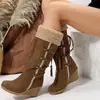 Botas de Moda com Salto Plataforma Plus Size Europeias e Americanas para Mulheres, Outono 2026 Novas Botas Altas de Camurça com Acabamento em Pelo e Cadarço nas Costas