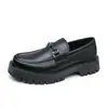 Nuevos zapatos de cuero para hombre con suela gruesa para aumentar la altura y punta ancha, zapatos casuales brillantes de charol, mocasines de tacón grueso para hombre