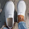 Zapatos de Mujer Transpirables Flyknit de Verano 2026, Suela Suave, Zapatos Ligeros para Caminar, Slip-On de Malla para Personas de Mediana Edad y Mayores, Calidad de Exportación
