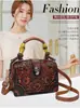 Bolsas para Mujer Venta al por Mayor Transfronteriza Tallado en Cuero 2026 Retro Nueva Moda Carteras de Dama Bolsas Estilo Nacional Talladas