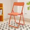 Esta cadeira compacta e dobrável é uma solução que economiza espaço, perfeitamente adequada para quartos de dormitório, estudo, uso doméstico e trabalho de escritório do dia a dia, oferecendo suporte cuidadoso e prático.