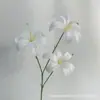 Nueva Flor de Lirio Dorado de 3 Cabezas Impresa en 3D Lirio Silvestre Decoración para Salón de Bodas Flor Artificial Exportación Directa Fabricante de Flores Artificiales Venta al por Mayor