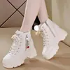 Botas Martin de mujer que aumentan la altura, nuevas botas cortas versátiles de plataforma con suela gruesa para otoño e invierno 2026, hace que los pies pequeños se vean más pequeños