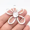 52X46mm 6.7g Color Plata Antigua Directo de Fábrica Popular Material de Accesorio Colgante de Flor Hueca de Cinco Pétalos