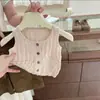 Conjunto de Duas Peças de Malha com Botão de Flor Vazada Estilo Coreano para Meninas - Moda de Verão