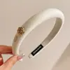 Linda diadema de felpa de dibujos animados para mujer, especialmente diseñada para lavarse la cara y aplicar mascarillas faciales, diadema de corona alta, lista para fotos, crea una atmósfera elegante