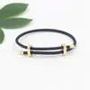Pulsera de Alambre de Acero con Hebilla de Figura de Ocho Color Dorado Ajustable, Hilo Rojo Puede Ser Ensartado con Cuentas de la Fortuna, Pulsera DIY de Cuentas Versátil al por Mayor