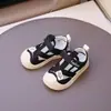 Sandalias para Niños 2026 Nuevas de Verano para Niños de Punta Cerrada Casual Huecas para Playa para Bebés y Niños de Moda Deportivas Zapatos para Bebé