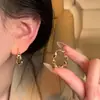 Brincos de Metal Torcido Minimalistas de Alta Qualidade para Mulheres, Únicos e Versáteis, Acessórios de Orelha Estilosos e Modernos