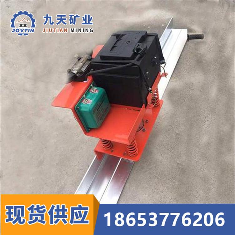 小型手扶电动振平捣尺2