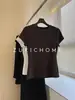Una camiseta imprescindible 2.0: Sensación modal, suave y amigable con la piel, alta elasticidad, corte ajustado con sensación envolvente, camiseta de manga corta tricolor