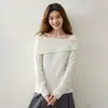 Diseño de nicho, estilo maduro, suéter de cachemira de un solo hombro para mujer, suéter de punto, hombros descubiertos, elegante, ajustado, capa base
