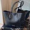 Moda Bolso Tote Tejido de Gran Capacidad para Mujer 2024 Nuevo Casual Explosivo Bolso de Hombro Nicho Bolso de Trabajo