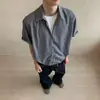 Camisa Vertical de Gola V Falsa Duas Peças Estilo Americano para Homens, Estilo Old Money de Verão, Meio Abotoada, Barra Elástica, Manga Curta