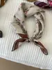 Pañuelo Pequeño Cuadrado Estilo Japonés Ligero Vintage Artístico Superpuesto Estilo Mori Floral Pañuelo de Seda para Viajero Pañuelo para la Cabeza Pañuelo de Algodón Lino Estilo Coreano