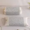Almohada de cáscara de trigo sarraceno de algodón y lino para soporte del cuello y ayuda para dormir, altura ajustable para la columna cervical, núcleo de almohada firme, paquete individual, no colapsable