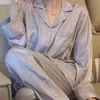 En Stock Comercio Exterior Comercio Electrónico Transfronterizo Dropshipping Fabricante Conjunto de Dos Piezas de Ropa de Casa Estilo Cárdigan de Manga Larga Primavera y Otoño Seda Artificial