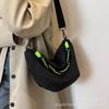 Bolso pequeño de axila de moda popular de banda ancha para mujer de este año 2023 nuevo estilo occidental de un solo hombro cruzado lona bolso dumpling