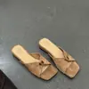 Primer Encuentro Jifang Toupo Gen Liangshi Zapatos Mujer Verano 2026 Nuevo Estilo Ropa Exterior Slip-on Tacón Medio Punta Abierta Sandalias Planas