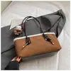Nova Bolsa de Ombro/Axila Retrô 2025 Moda Outono/Inverno Feminina Mais Fácil de Combinar Grande Capacidade Portátil para o Dia a Dia Bolsa Tote