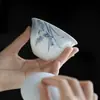 Conociendo las Montañas y Sus Pájaros: El Mirlo Azul Canta y las Golondrinas Danzan en las Montañas Claras, Conociendo los Secretos del Tazón Cubierto. Tazón de té de cerámica con flores y pájaros pintados a mano, Juego de té Kung Fu, Tazón con tapa