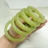 Suministro en vivo de material externo de imitación de jade hetiano, pulsera de material de boca amarilla, tira plana, pulsera de jade de mujer de aguacate, venta al por mayor