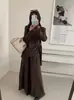 Conjunto de Dos Piezas para Mujer: Suéter Asimétrico de Punto + Pantalones de Punto de Pierna Ancha Adelgazantes de Cintura Alta - Nuevo Diseño Otoño e Invierno 2025