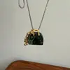 Colar com Pingente de Franja em Forma de Bolsa com Pedra Olho de Tigre, Design Único, Corrente de Suéter de Alta Qualidade, Fashion e Versátil para Mulheres