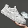 Sapatos Masculinos de Verão Novo Estilo Respiráveis Vazados Tendência Versátil Sapatos Brancos Sapatos de Tela Tênis Casuais Sapatos da Moda