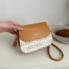 Bolso 2024, nuevo bolso cuadrado pequeño de PU, bolso de hombro de nicho de moda, bolso cruzado sencillo de color en contraste.
