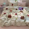 Ins Conjunto de cuatro piezas con bordado de oso lindo estilo coreano, algodón lavado, funda nórdica y juego de sábanas simples, adecuado para dormitorios, conjunto de tres piezas