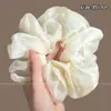 Scrunchie Grande Súper Elegante con un Toque de Lujo, Goma Negra para Peinados de Moño, Diadema Elástica para Mujeres