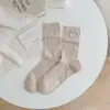Calcetines de media pantorrilla para mujer, estilo primavera y verano, calcetines de algodón con bonito bordado de lazo, calcetines blancos de media pantorrilla, cosidos a mano sin costuras