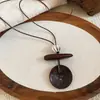 Collar de cordón de cuero con perla cuadrada de acrílico, estilo vintage y artístico, cadena para suéter, diseño único, joyería de lujo ligera, venta al por mayor