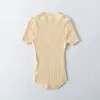 Camiseta de punto acanalado elegante de manga corta con cuello en V estilo coreano para mujer, nuevo modelo de verano, corte ajustado, top versátil que estiliza la cintura